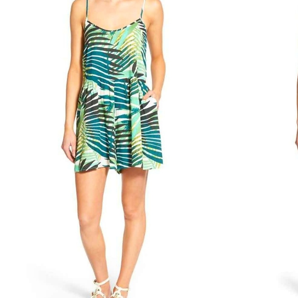 🌴NWT Roxy Romper M🌴